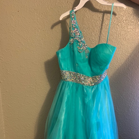 Formal dress, homecoming dress, quinceañera dress - Picture 2 of 3